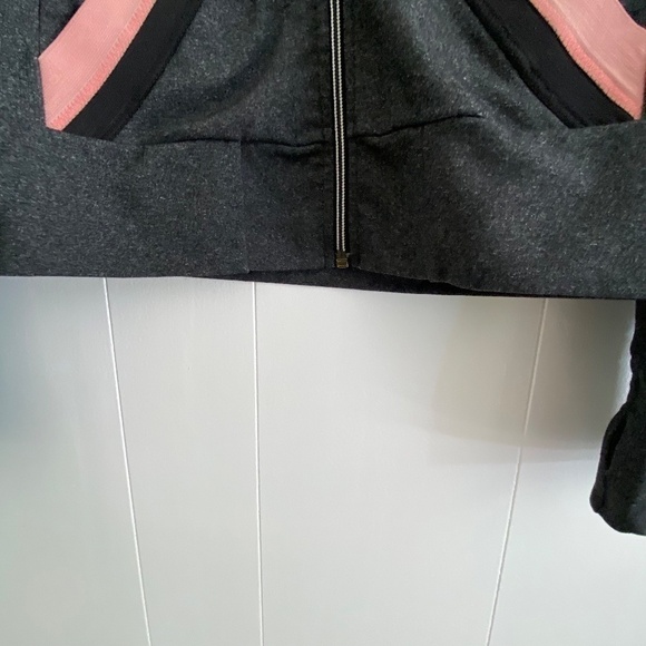 Ladies Prana athletic jacket dark grey with pink trim, thumb holes size M - Picture 10 of 14